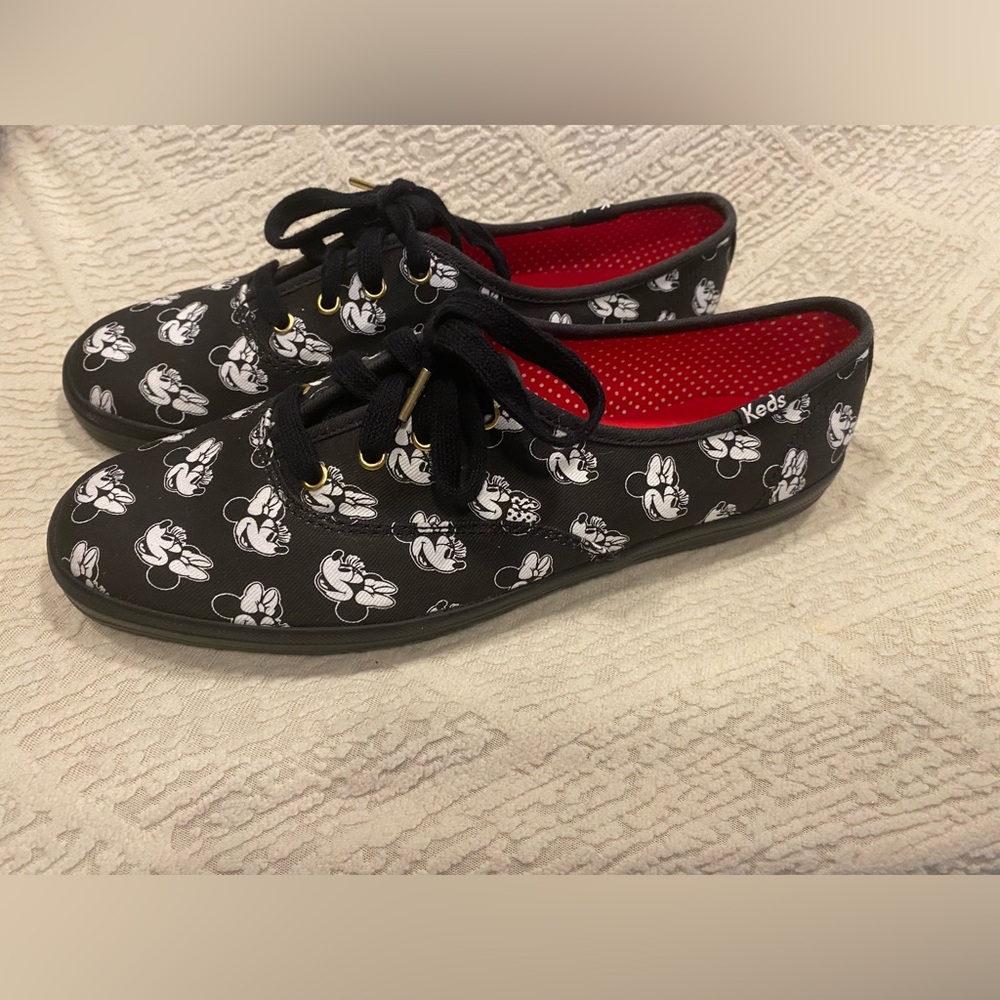 Keds Limited Edition Black and Red Minnie Mouse Sneakers Like New!!